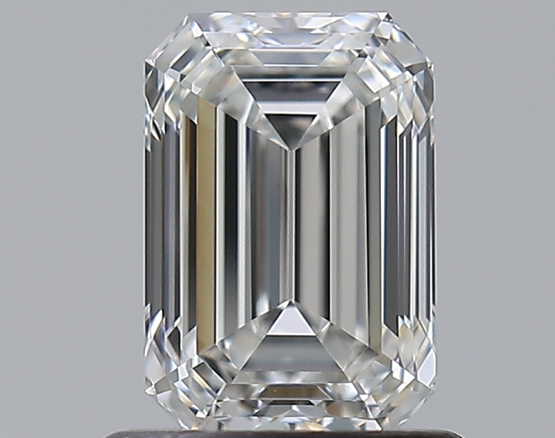 0.9 Carat Emerald Diamond